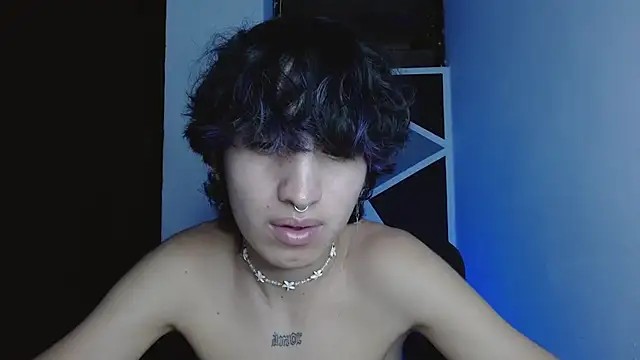 Snapshot of littlextreme chatting on 02/25/26, 01:26 littlextreme online show from 02/25/26, 01:26