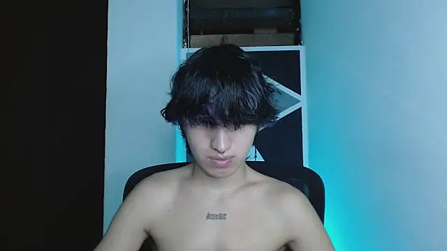 Snapshot of littlextreme chatting on 03/08/26, 02:37 littlextreme online show from 03/08/26, 02:37