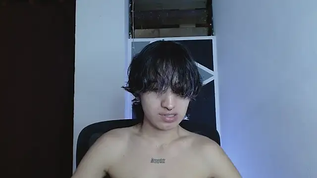 Snapshot of littlextreme chatting on 03/26/26, 01:33 littlextreme online show from 03/26/26, 01:33