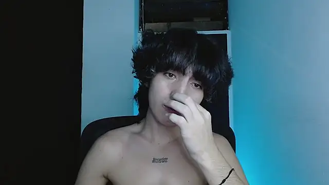 Snapshot of littlextreme chatting on 04/24/26, 02:14 littlextreme online show from 04/24/26, 02:14