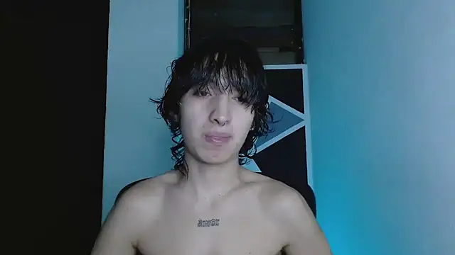 Snapshot of littlextreme chatting on 05/06/26, 02:19 littlextreme online show from 05/06/26, 02:19