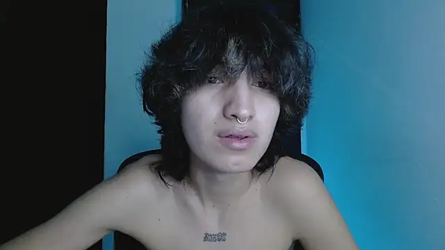 Snapshot of littlextreme chatting on 06/13/26, 03:04 littlextreme online show from 06/13/26, 03:04