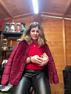 Snapshot of DaisyVibesss chatting on 12/29/24, 04:40 DaisyVibesss online show from 12/29/24, 04:40