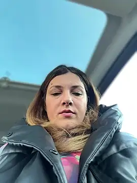 Snapshot of DaisyVibesss chatting on 02/05/25, 08:43 DaisyVibesss online show from 02/05/25, 08:43