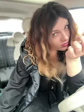 Snapshot of DaisyVibesss chatting on 03/12/25, 03:29 DaisyVibesss online show from 03/12/25, 03:29