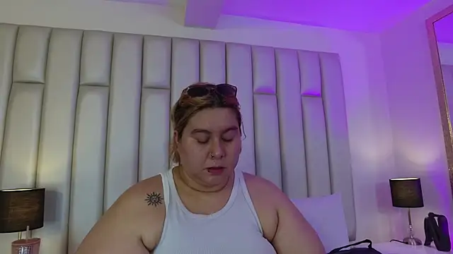 aandreaperez online show from 06/25/26, 07:29