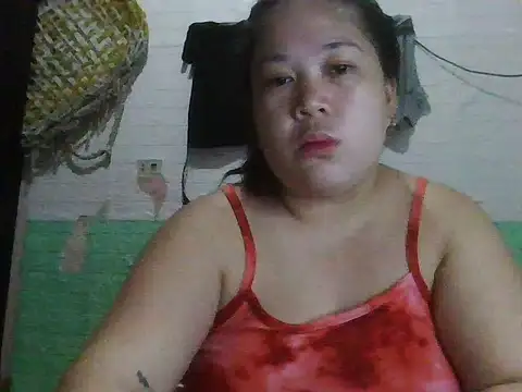 Snapshot of hotsexylyn chatting on 11/07/25, 04:34 hotsexylyn online show from 11/07/25, 04:34