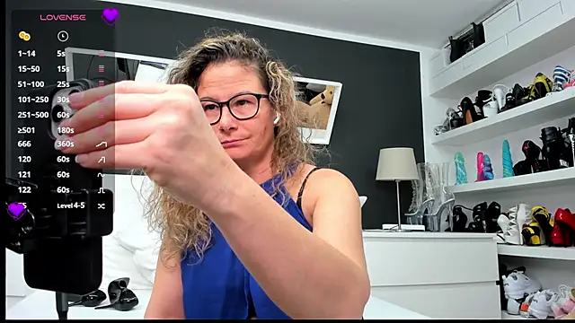 izzy-mendosa online show from 01/05/25, 02:30