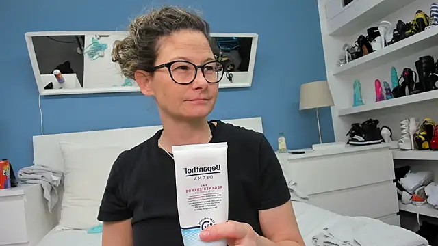 izzy-mendosa online show from 03/09/25, 07:05