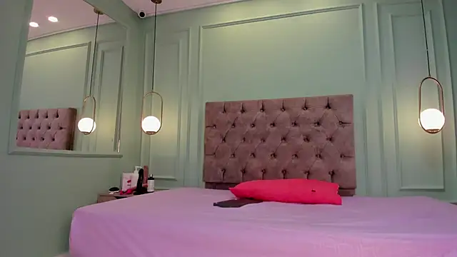 Snapshot of ale_cam chatting on 12/07/24, 09:00 ale cam online show from 12/07/24, 09:00