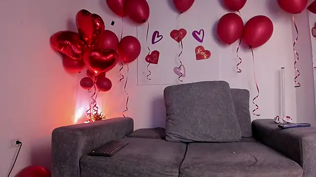 Snapshot of ale_cam chatting on 02/16/25, 11:05 ale cam online show from 02/16/25, 11:05