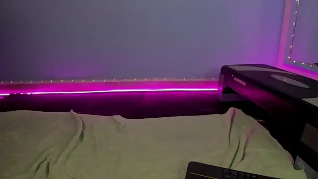 Snapshot of ale_cam chatting on 03/02/25, 12:31 ale cam online show from 03/02/25, 12:31