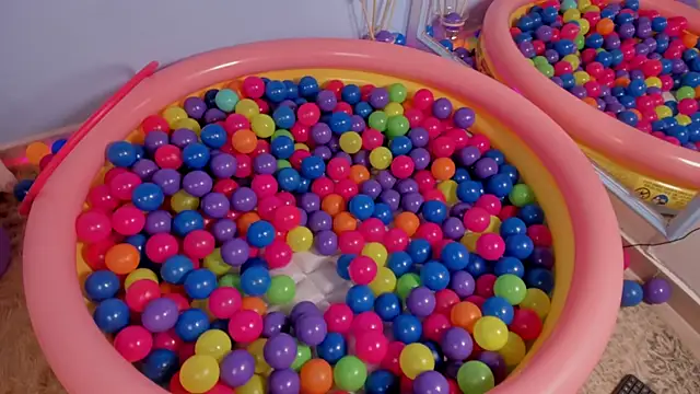 Snapshot of ale_cam chatting on 03/09/25, 12:00 ale cam online show from 03/09/25, 12:00