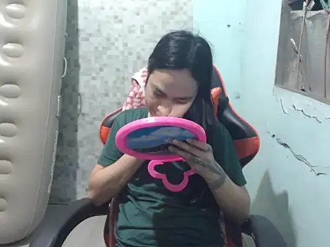 Snapshot of itsmacky4u chatting on 11/01/25, 12:18 itsmacky4u online show from 11/01/25, 12:18