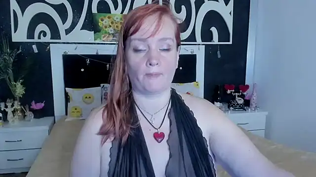 Snapshot of SinFulTitsDD chatting on 01/05/25, 04:25 SinFulTitsDD online show from 01/05/25, 04:25