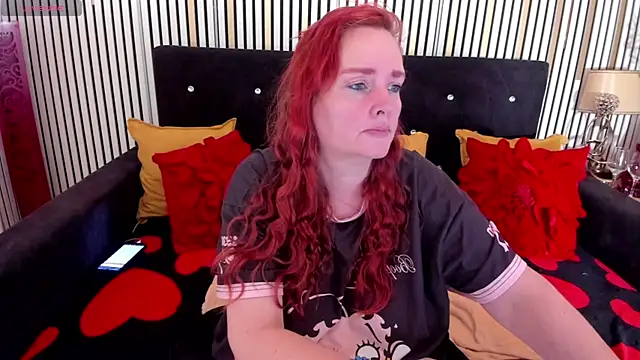 Snapshot of SinFulTitsDD chatting on 06/19/26, 12:31 SinFulTitsDD online show from 06/19/26, 12:31