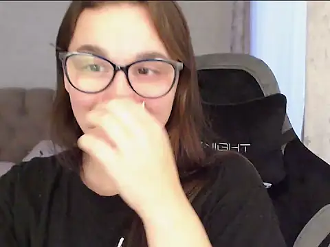 Amy Mur  online show from 10/10/25, 11:20