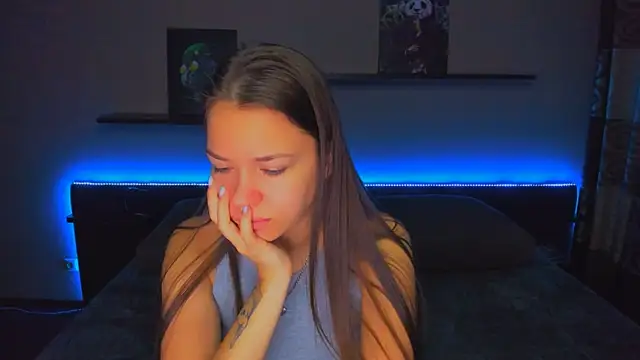 Snapshot of AlexaBarkley chatting on 11/11/25, 12:21 AlexaBarkley online show from 11/11/25, 12:21