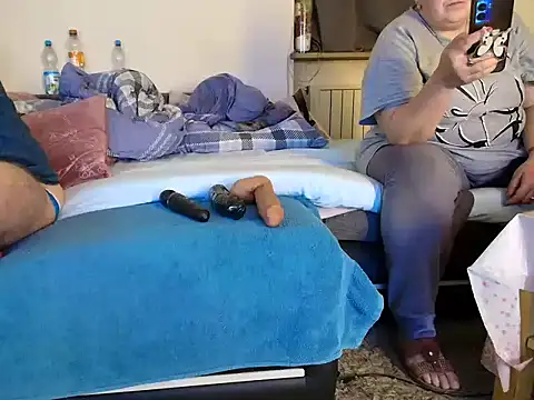 HotBiPaar online show from 11/19/25, 08:09