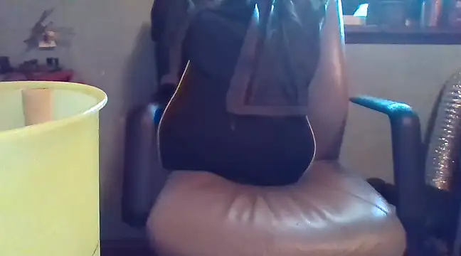 peaches playz online show from 03/08/25, 05:33