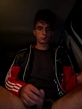 Snapshot of alessandro893000 chatting on 10/13/25, 02:33 alessandro893000 online show from 10/13/25, 02:33