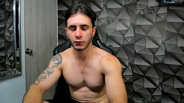 Latino stud4u online show from 12/20/25, 01:02