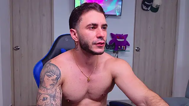 Latino stud4u online show from 06/25/26, 02:22