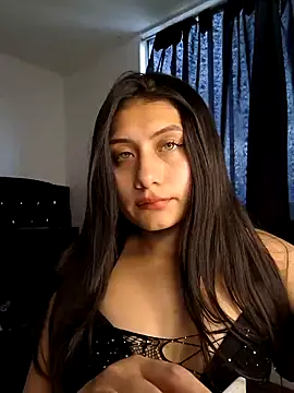 Snapshot of _Danna chatting on 12/02/24, 03:25  Danna online show from 12/02/24, 03:25