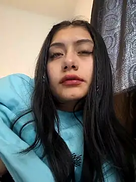 Snapshot of _Danna chatting on 01/07/25, 08:42  Danna online show from 01/07/25, 08:42