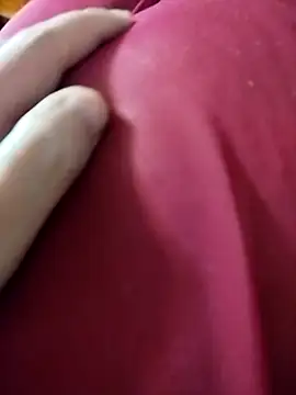 Snapshot of LovlyAnnie chatting on 11/17/25, 10:10 LovlyAnnie online show from 11/17/25, 10:10