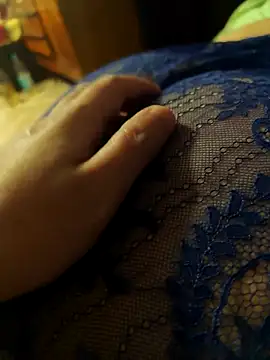 Snapshot of LovlyAnnie chatting on 12/15/25, 05:12 LovlyAnnie online show from 12/15/25, 05:12