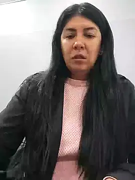 aisha latina online show from 02/03/25, 02:24