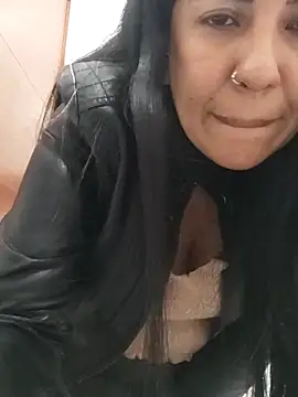 aisha latina online show from 03/04/25, 08:16