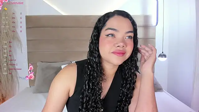 ValerieDiaz  online show from 02/04/25, 12:00