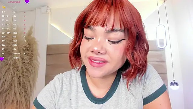 ValerieDiaz  online show from 10/29/25, 12:18