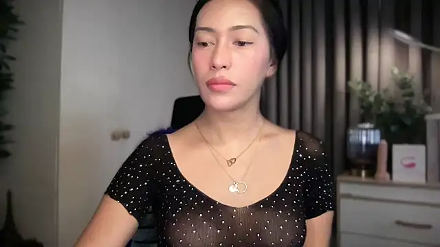 Snapshot of Jasmine_Elcock chatting on 05/22/26, 03:46 Jasmine Elcock online show from 05/22/26, 03:46