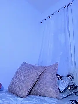 karlablue  online show from 11/28/25, 10:23