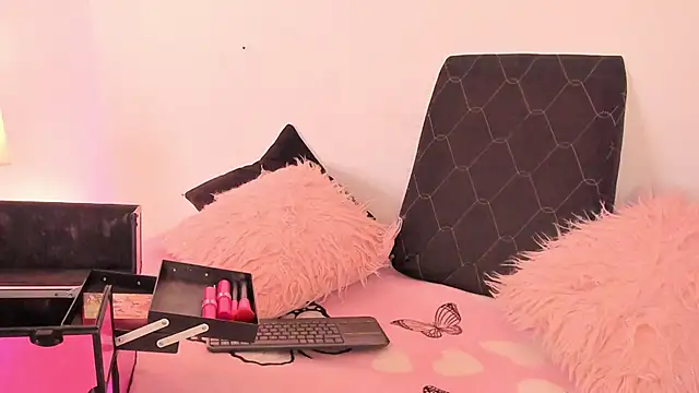 SophieRossi online show from 11/26/25, 04:24