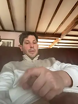 Snapshot of Taxidriver1988 chatting on 05/13/26, 08:23 Taxidriver1988 online show from 05/13/26, 08:23