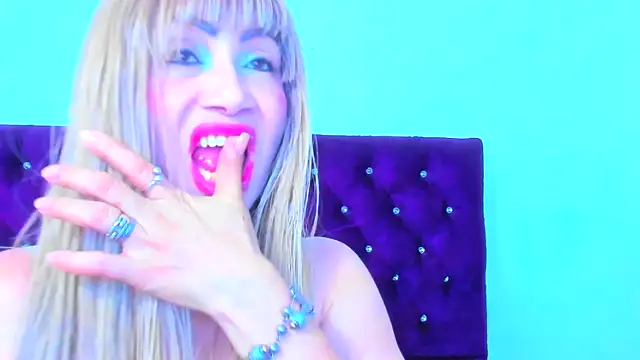 Snapshot of almabeckelt chatting on 11/27/25, 07:27 almabeckelt online show from 11/27/25, 07:27