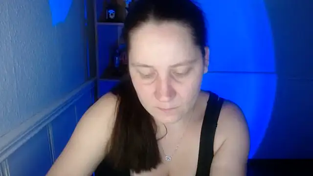 JosieJun  online show from 10/15/25, 06:41