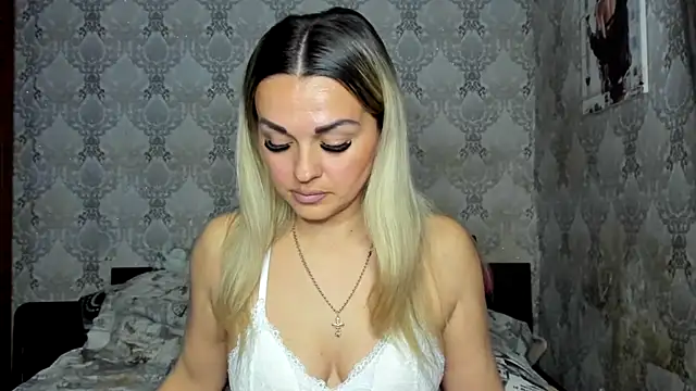 Snapshot of NicoletMoore chatting on 03/19/26, 08:35 NicoletMoore online show from 03/19/26, 08:35
