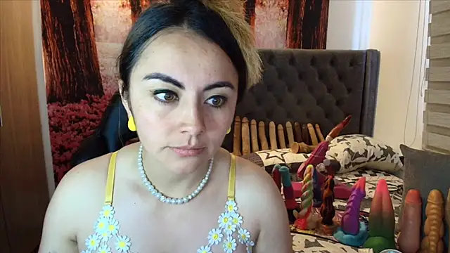 Snapshot of sofia23dirty chatting on 10/31/25, 06:42 sofia23dirty online show from 10/31/25, 06:42