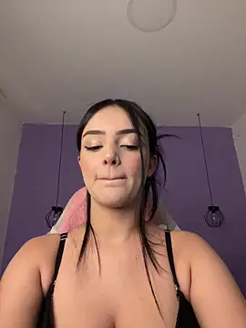 Snapshot of anniehart chatting on 10/17/25, 01:09 anniehart online show from 10/17/25, 01:09