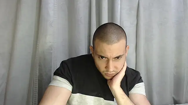 Armando 2002 online show from 10/02/25, 03:02