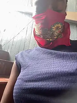 Snapshot of Bella_Binta chatting on 07/19/26, 02:10 Bella Binta online show from 07/19/26, 02:10