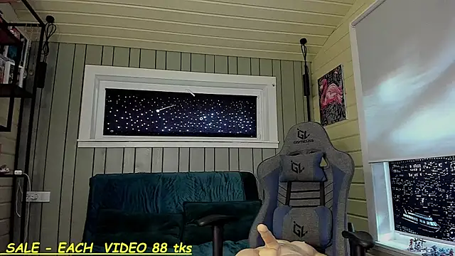 Snapshot of SandyChris chatting on 09/28/25, 09:25 SandyChris online show from 09/28/25, 09:25