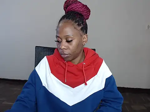 QUEENMANDYY online show from 07/28/26, 12:48