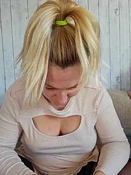 Marushka online show from 10/08/25, 08:56