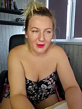 Marushka online show from 10/23/25, 09:08